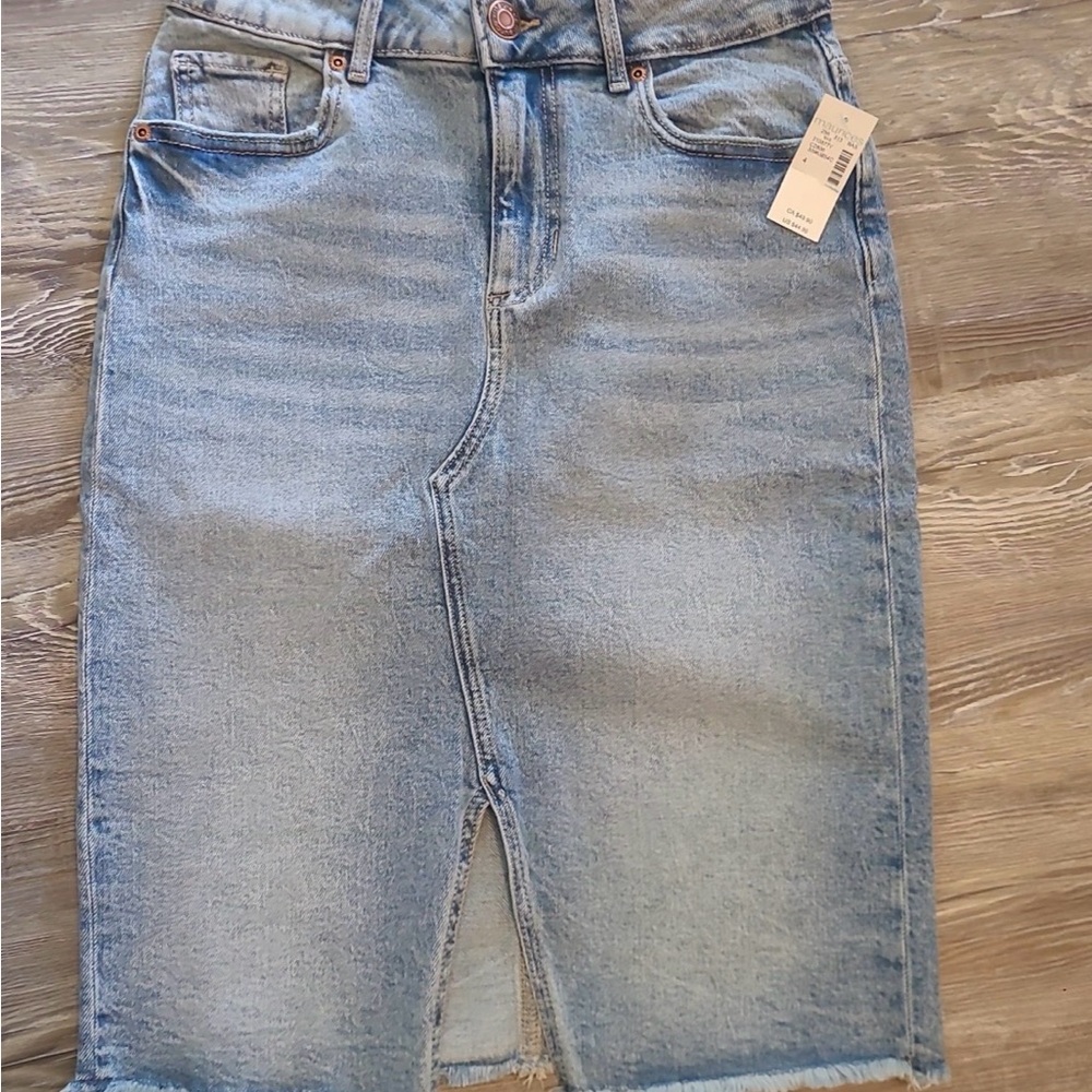 Maurices Light Blue Denim Jeans with Branded Button